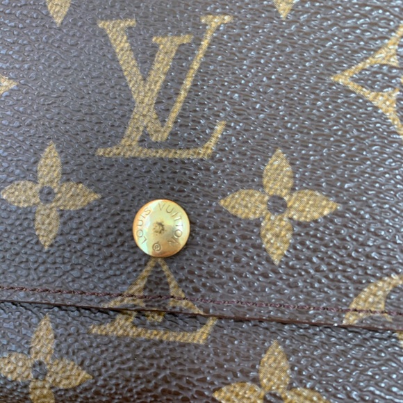 LOUIS VUITTON Trifold Card Holder - Picture 2 of 8